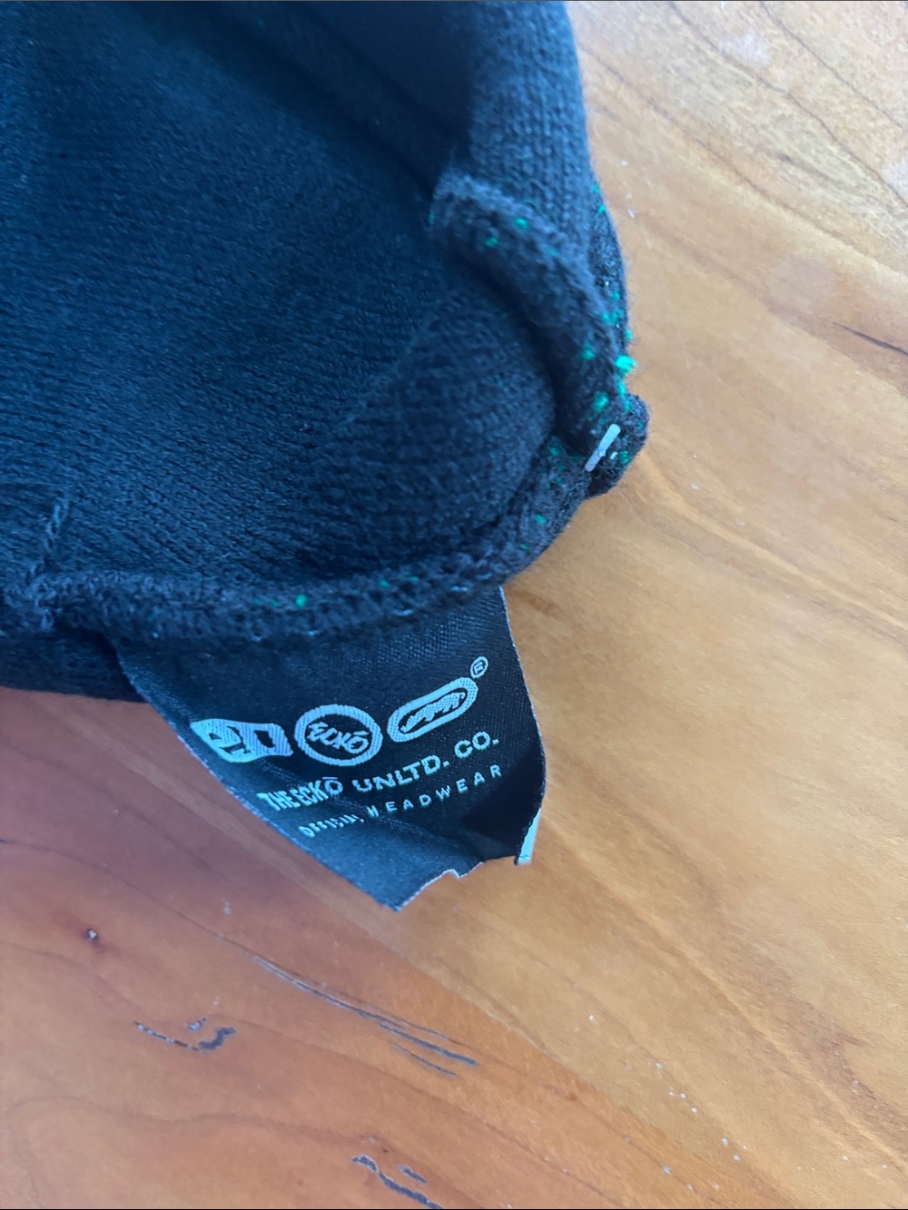Ecko Unlimited Black Beanie with Green Leaf Pattern - Picture 4 of 5